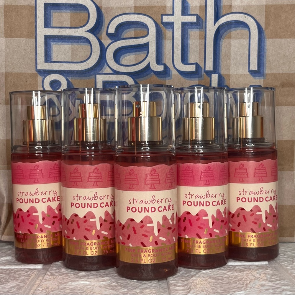 New 5 pack Strawberry Pound Cake bath and body works travel size 2.5oz each